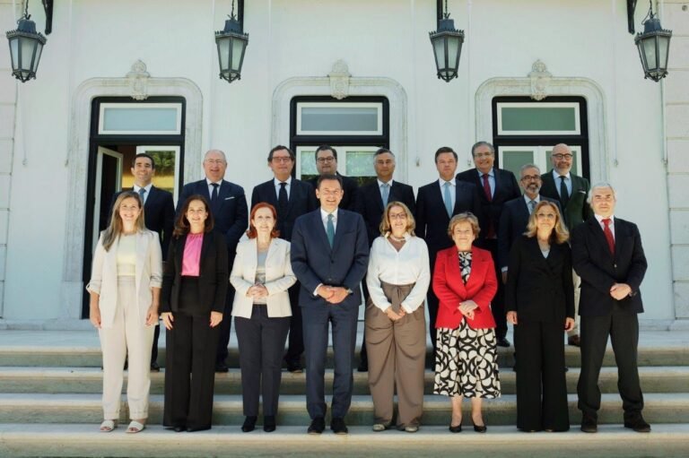 Novo Programa de Governo 2025: Promessas de Crescimento ou Mais do Mesmo?